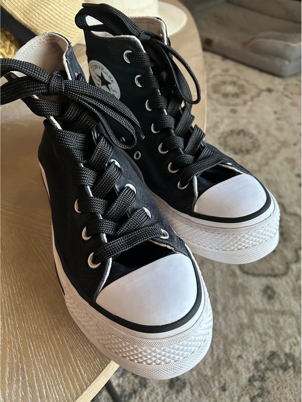 Chuck Taylor 1.5” platform Converse black lace women’s 8
